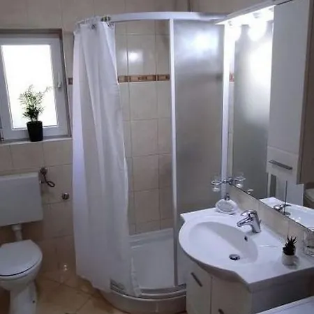 아파트 With Parking Space Krapanj, - 24787 *