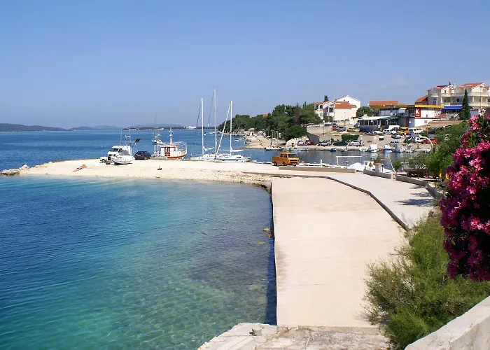 Appartement With Parking Space Krapanj, - 24787 Šibenik